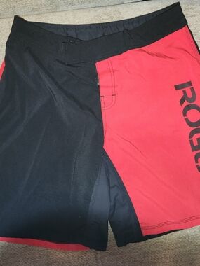 Rogue Fitness Shorts Men's Size 34 Black Red Fight MMA Weightlifting Crossfit